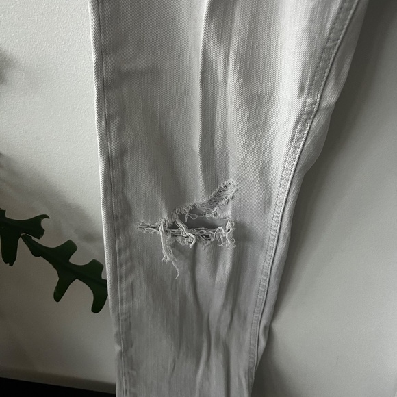 Slim straight distressed jean - Picture 2 of 6